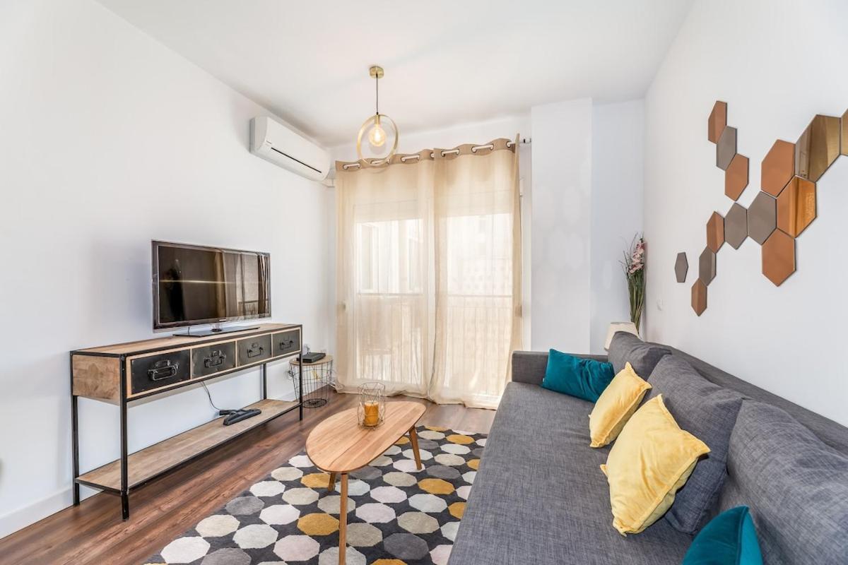 C29 - Trendy Central Apartment With Small Parking And Terrace Malaga Exterior photo